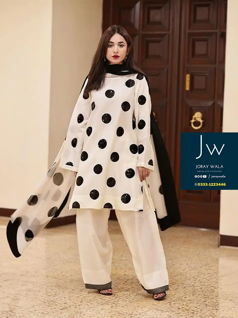 Yumna Zaidi wearing Zara shahjhan trending 3 piece suit in black and white color, master copy available at joraywala