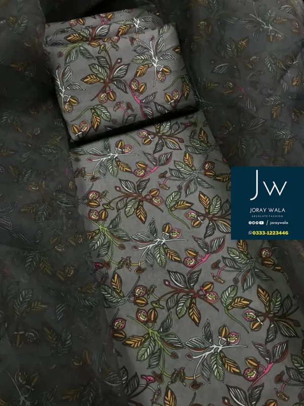 Digital Printed Swiss Lawn D25 with free delivery available at joraywala